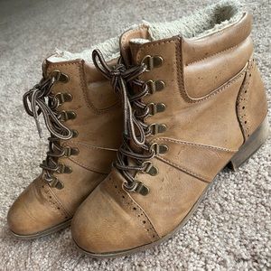 BKE boots 8.5